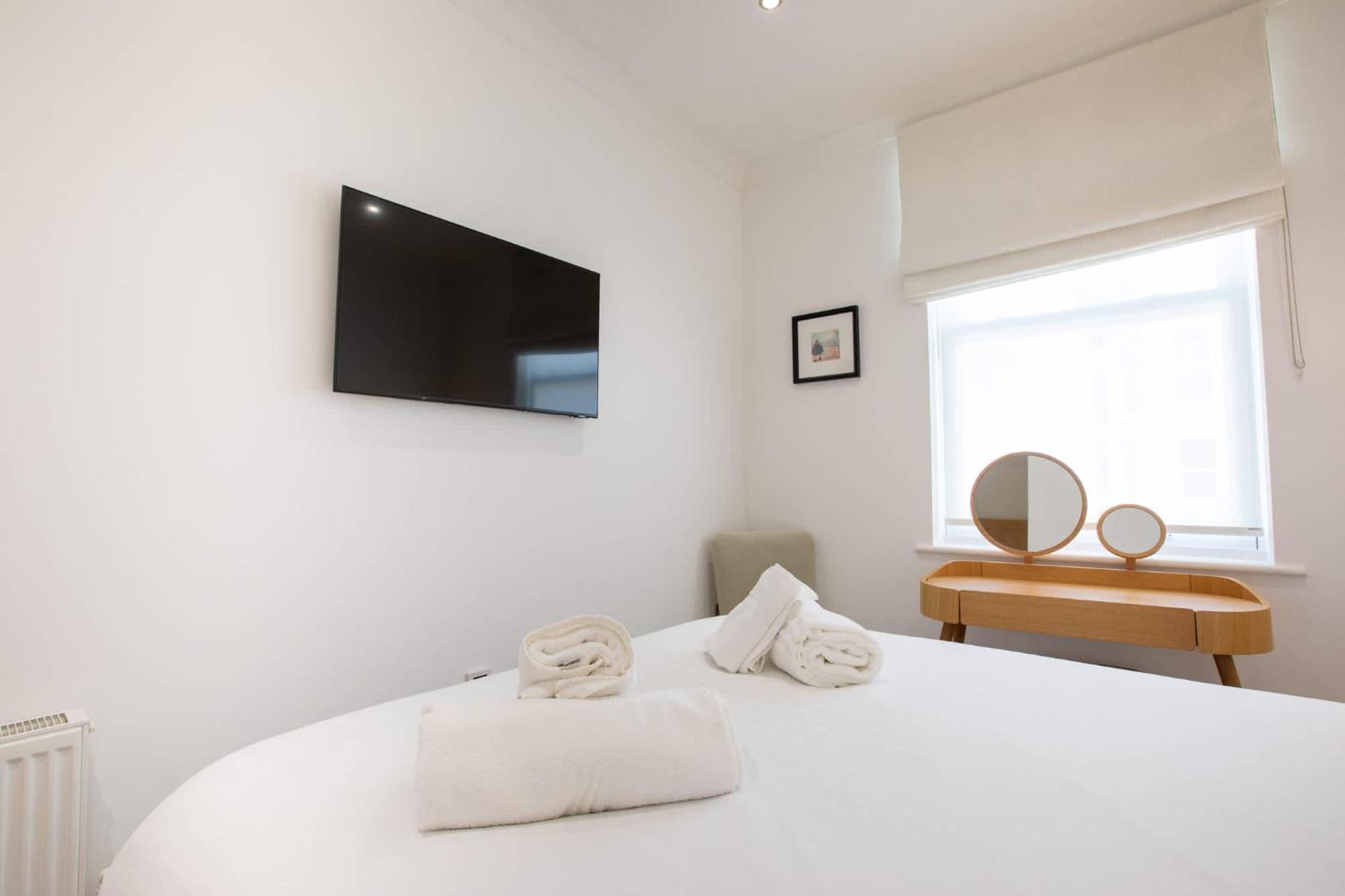 Breathtaking Views At The Bay Holiday home